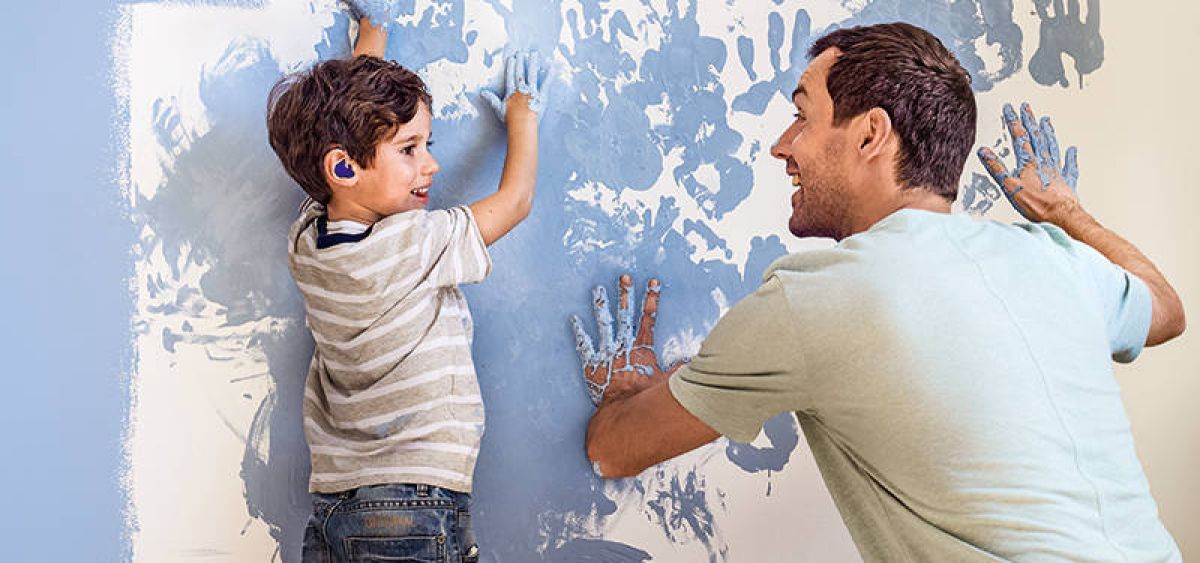 Niño con Audífonos