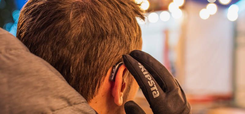 ¿Cuánto tardamos en adaptarnos a los audífonos?